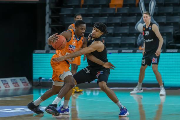 鹈鹕队之战 鹈鹕队之战