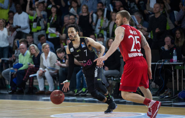 凭借出色的 凭借出色的