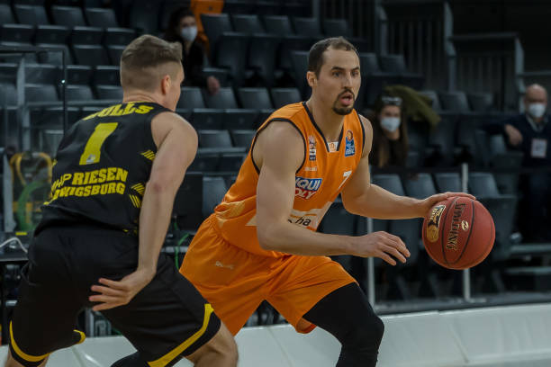 中超联赛的 中超联赛的